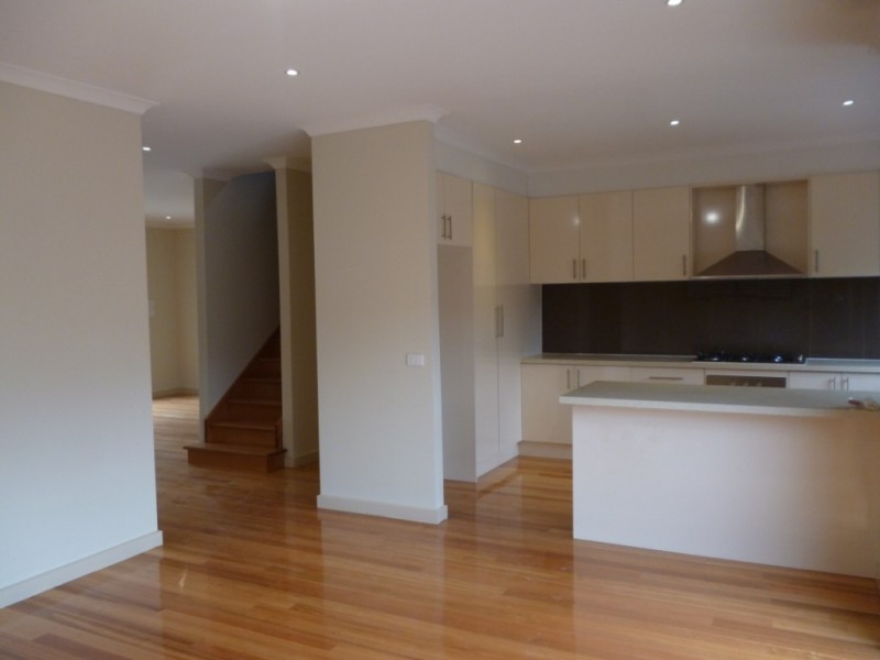 2/8 Baird Street, Maidstone VIC 3012