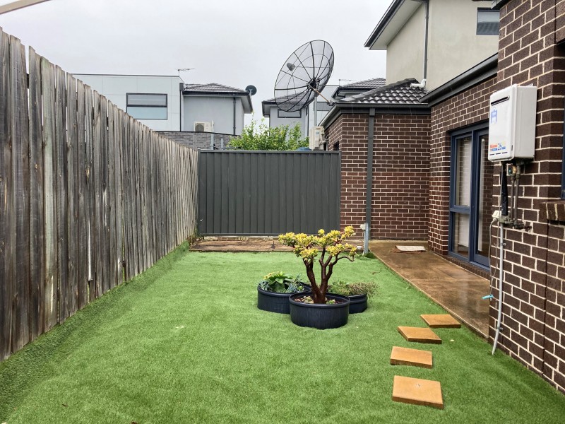 2/8 Baird Street, Maidstone VIC 3012