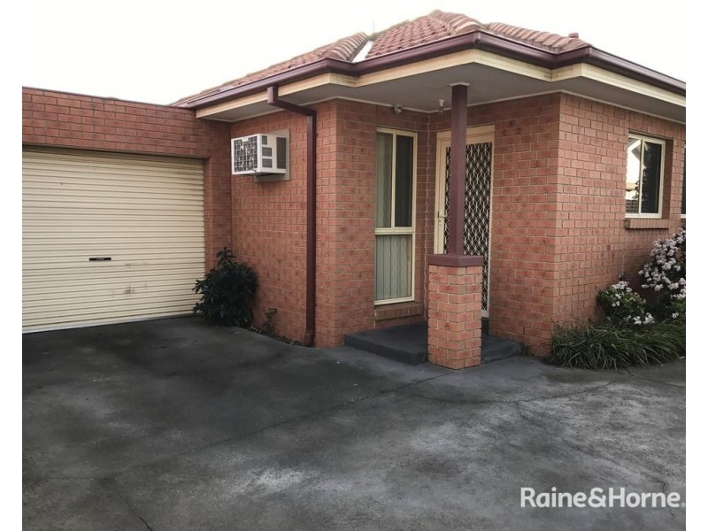 2/49 Elstone Avenue, Airport West VIC 3042