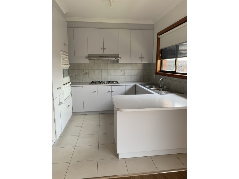 2/122 Suffolk Street, Maidstone VIC 3012