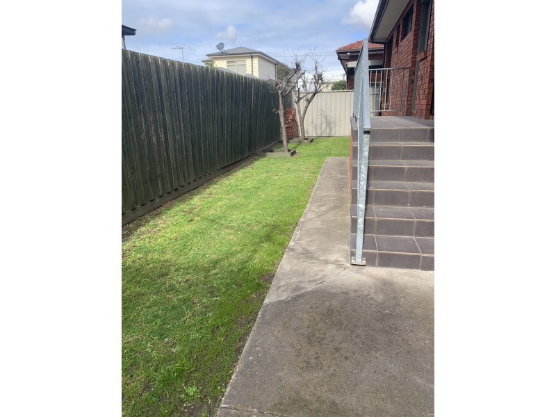 2/122 Suffolk Street, Maidstone VIC 3012