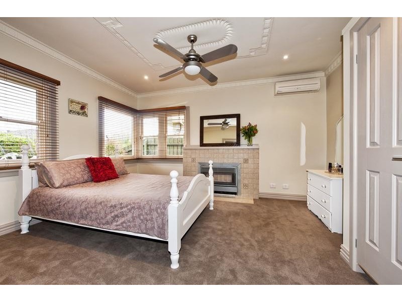 4 Burns Street, Maidstone VIC 3012