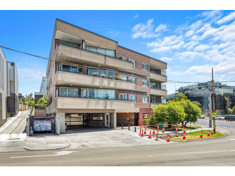 19/203 Nicholson Street, Coburg VIC 3058