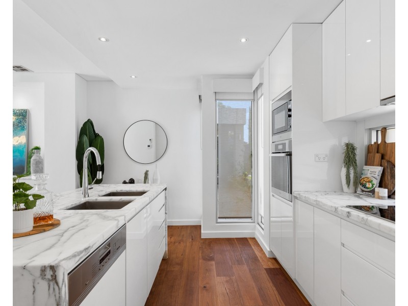 1/1 Cameron Road, Essendon VIC 3040