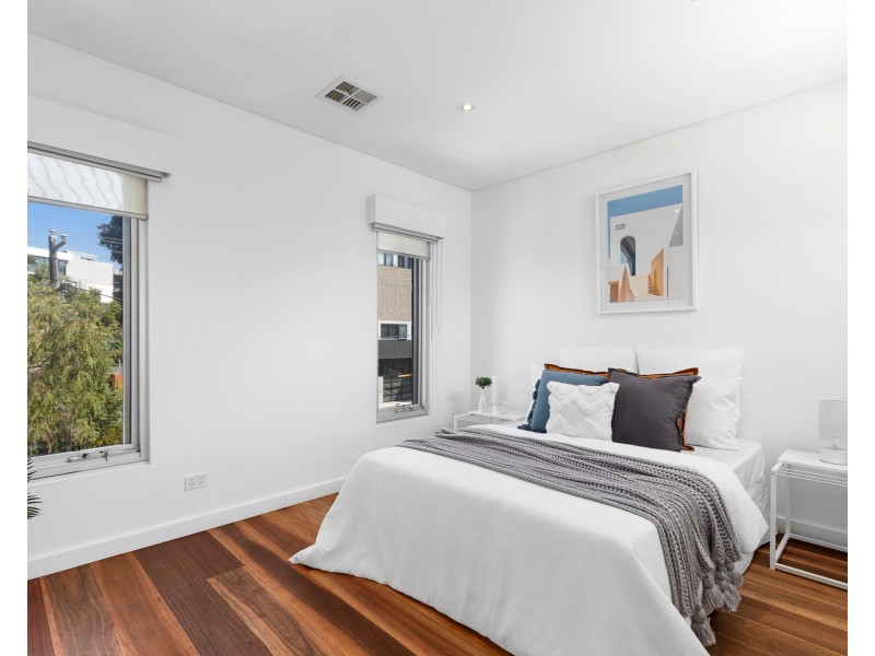1/1 Cameron Road, Essendon VIC 3040