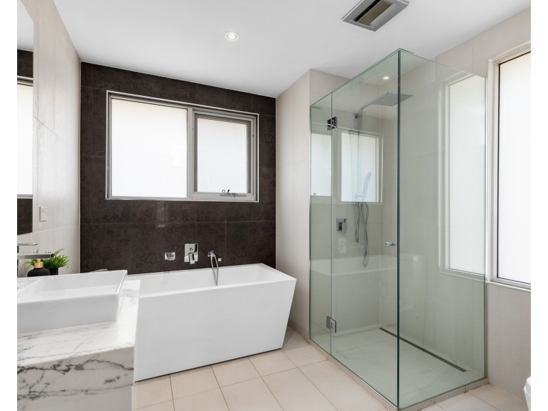 1/1 Cameron Road, Essendon VIC 3040