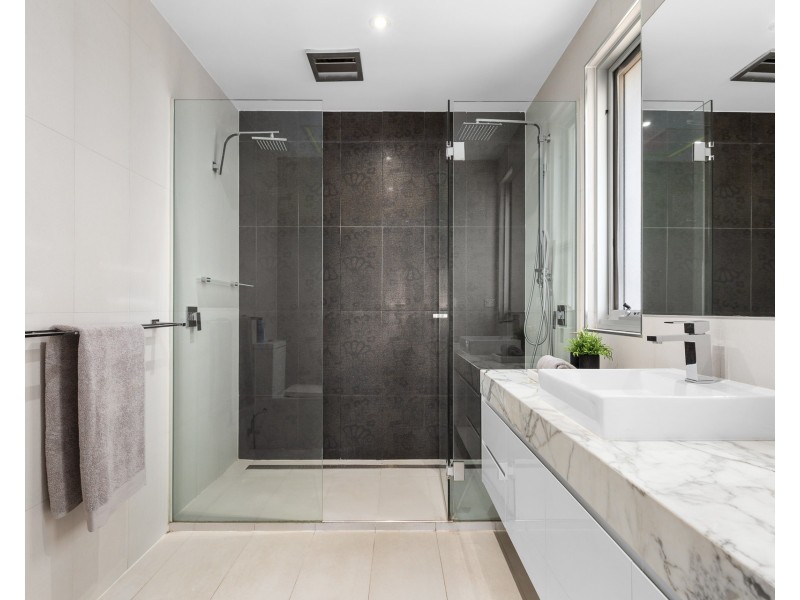 1/1 Cameron Road, Essendon VIC 3040