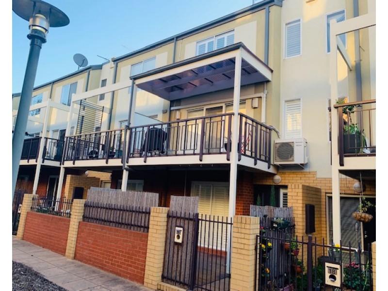 16 Kynoch Lane, Maribyrnong VIC 3032