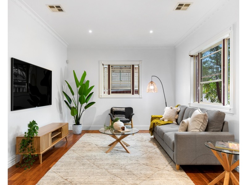 3/8 Bloomfield Avenue, Maribyrnong VIC 3032