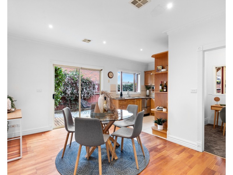 3/8 Bloomfield Avenue, Maribyrnong VIC 3032