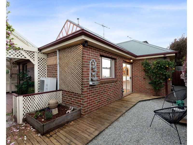 3/8 Bloomfield Avenue, Maribyrnong VIC 3032