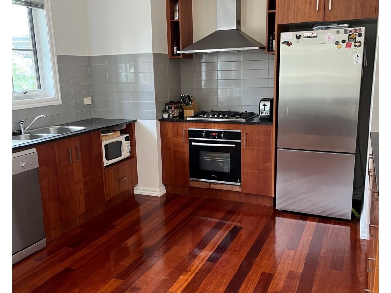 2/99 Alma Street, West Footscray VIC 3012