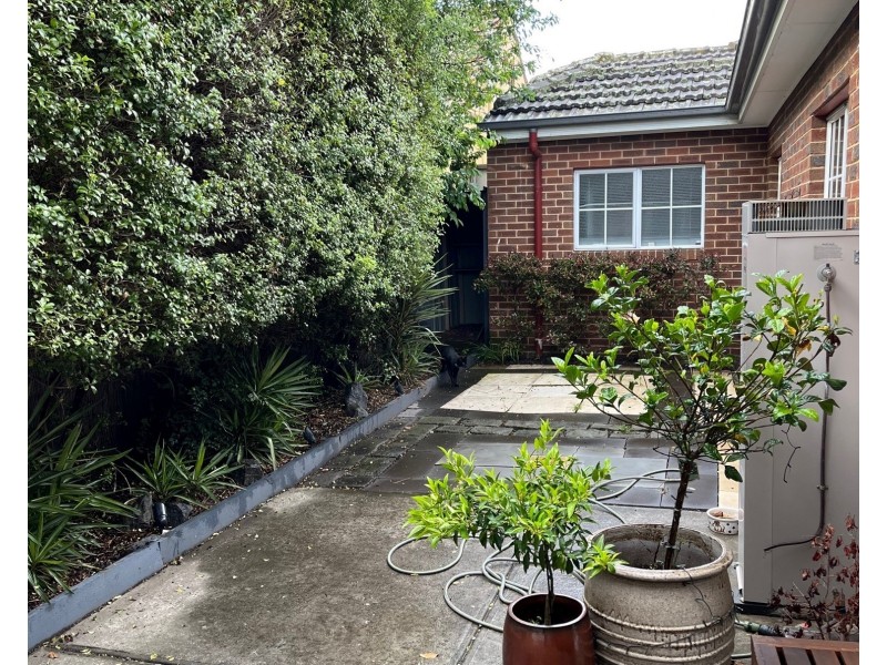 2/99 Alma Street, West Footscray VIC 3012