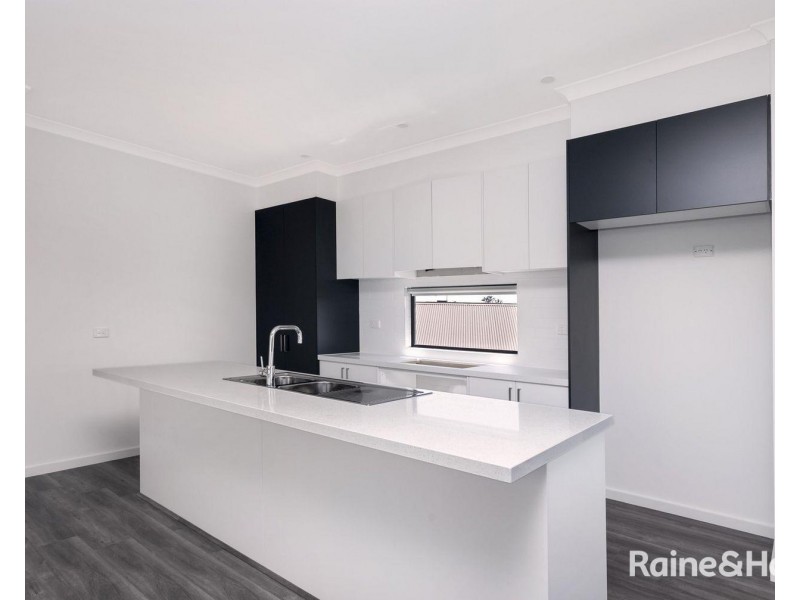 1/183 Purinuan Road, Reservoir VIC 3073