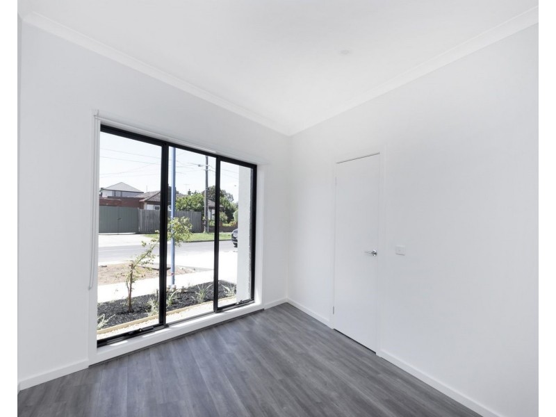 1/183 Purinuan Road, Reservoir VIC 3073