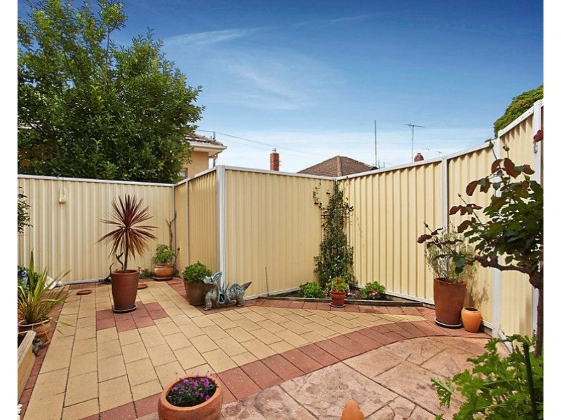 2/103 Raleigh Road, Maribyrnong VIC 3032