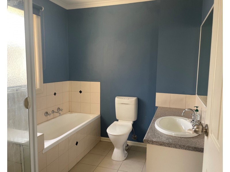 2/103 Raleigh Road, Maribyrnong VIC 3032