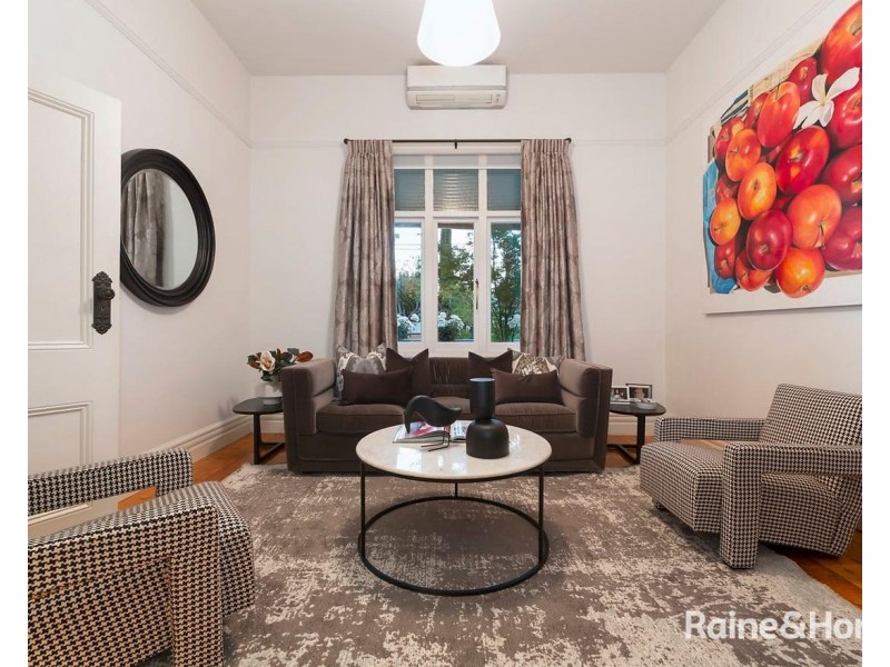 4 Field Street, Moonee Ponds VIC 3039