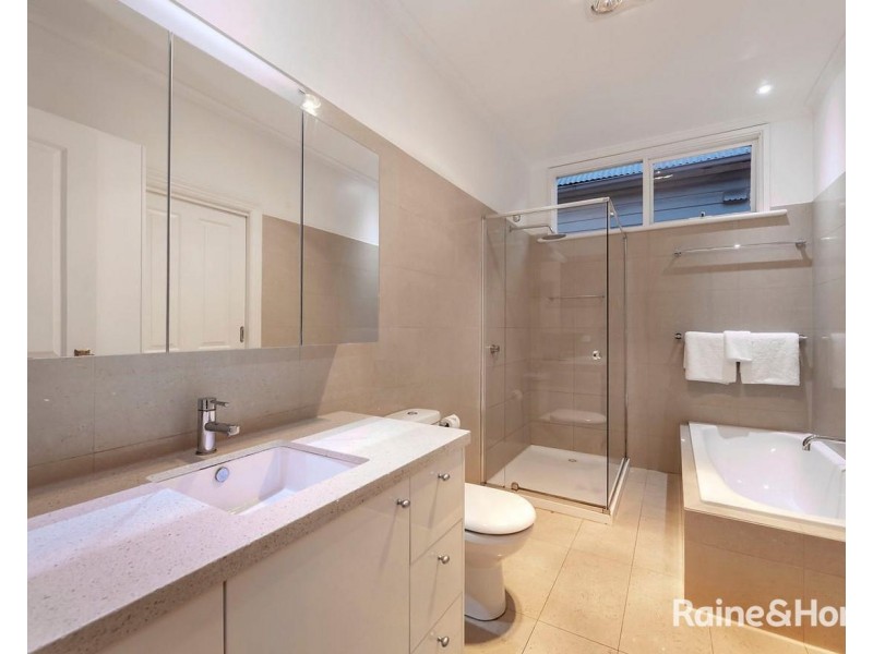 4 Field Street, Moonee Ponds VIC 3039