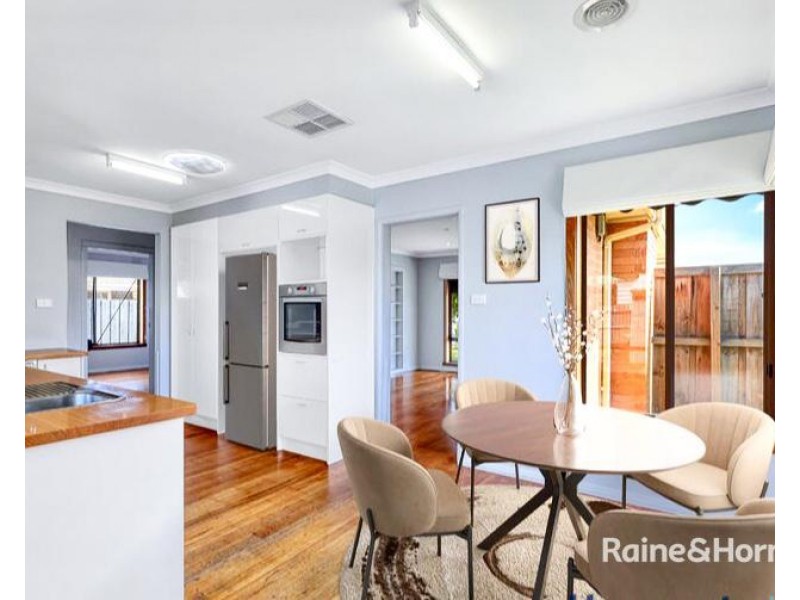 32 Quinn Grove, Keilor East VIC 3033