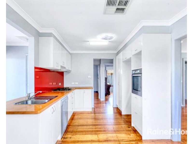 32 Quinn Grove, Keilor East VIC 3033