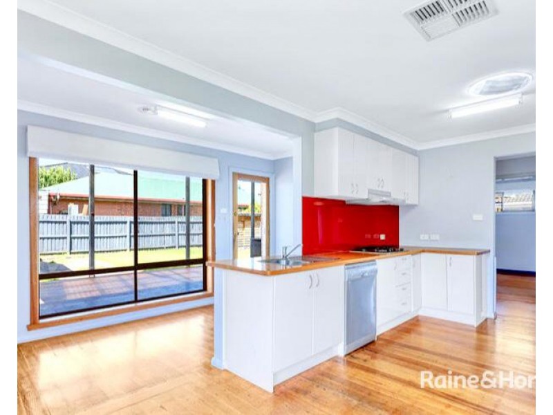 32 Quinn Grove, Keilor East VIC 3033