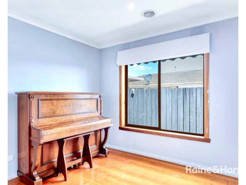 32 Quinn Grove, Keilor East VIC 3033