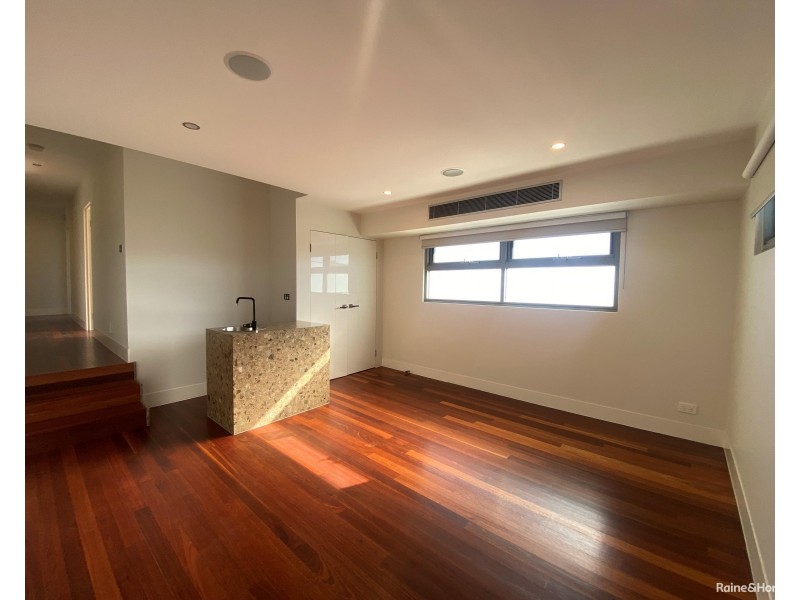 15 Olivine Road, Keilor East VIC 3033