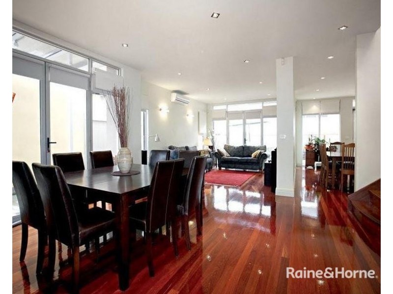 8 Sunset Place, Maribyrnong VIC 3032