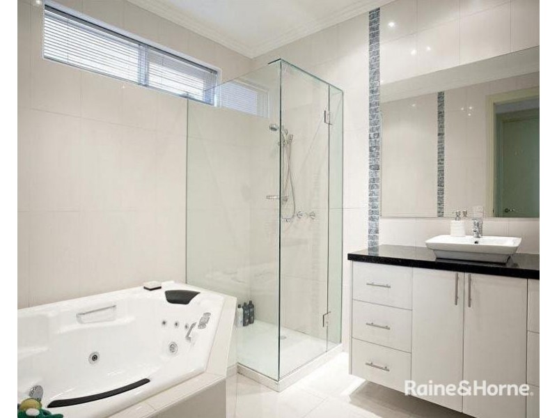 8 Sunset Place, Maribyrnong VIC 3032