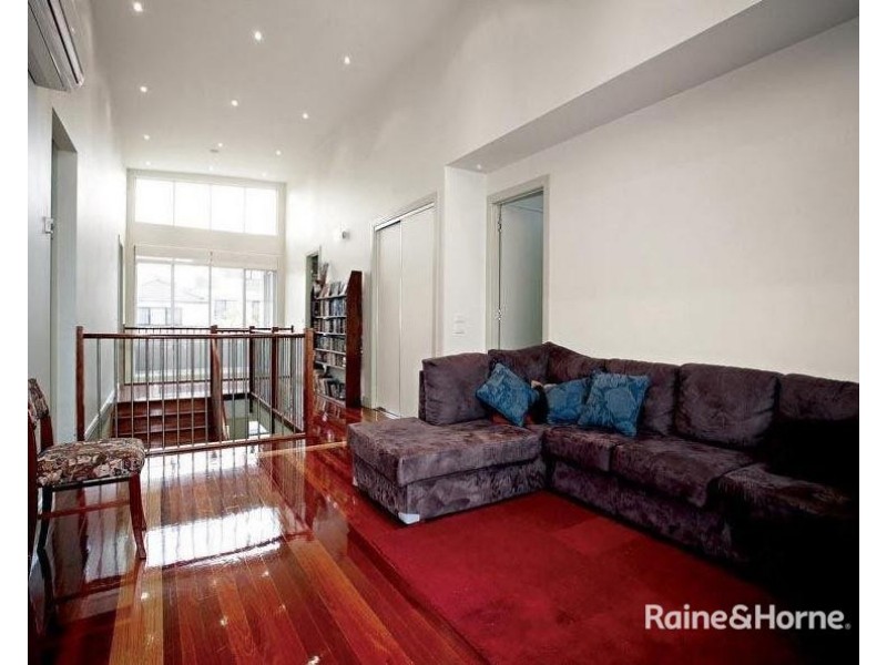 8 Sunset Place, Maribyrnong VIC 3032