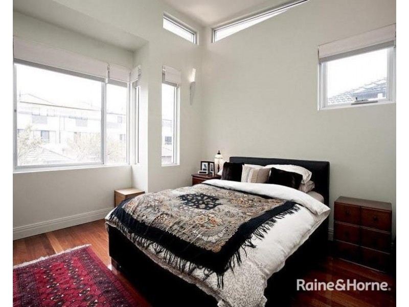 8 Sunset Place, Maribyrnong VIC 3032