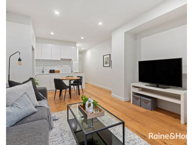 3/16a Leonard Cresent, Ascot Vale VIC 3032