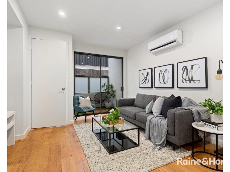 3/16a Leonard Cresent, Ascot Vale VIC 3032