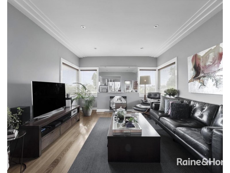 2 Kingston Ave, Ascot Vale VIC 3032