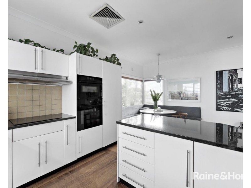 2 Kingston Ave, Ascot Vale VIC 3032