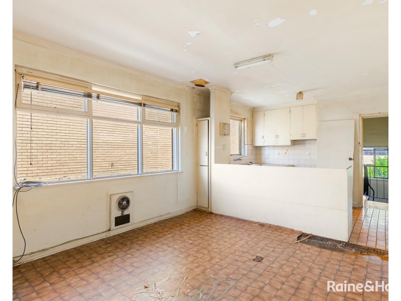 7 Military Road, Avondale Heights VIC 3034