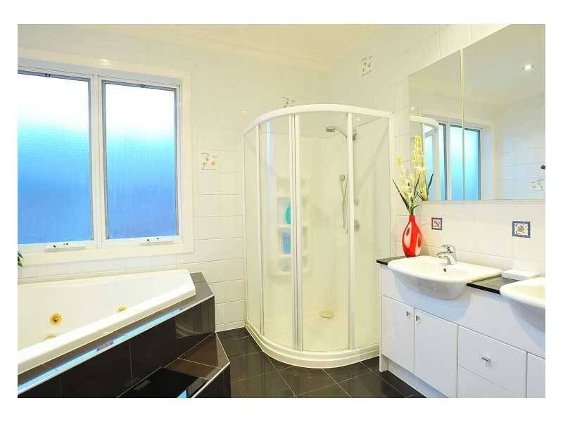 33 Cedar Drive, Maribyrnong VIC 3032