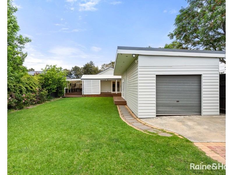 30 Raleigh Road, Maribyrnong VIC 3032