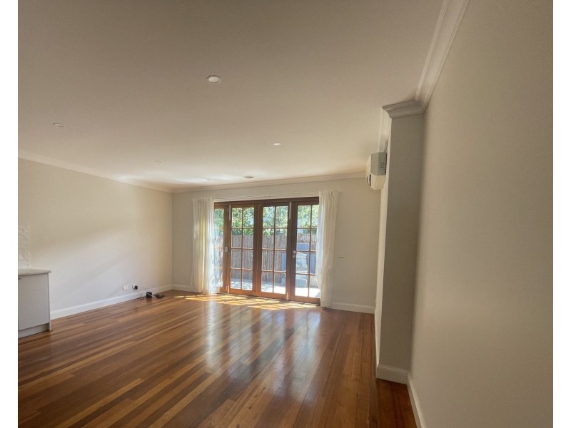 16 St Leonards Road, Ascot Vale VIC 3032
