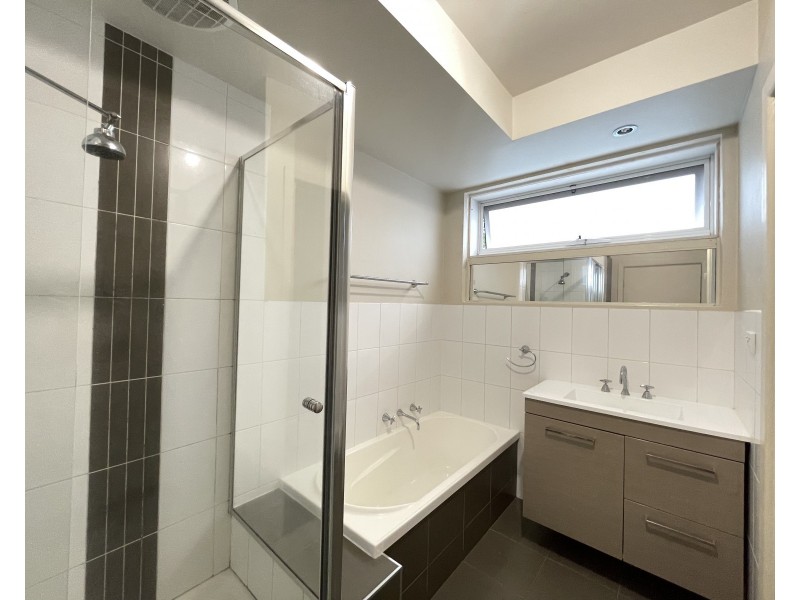 4/12 Fletcher Street, Essendon VIC 3040