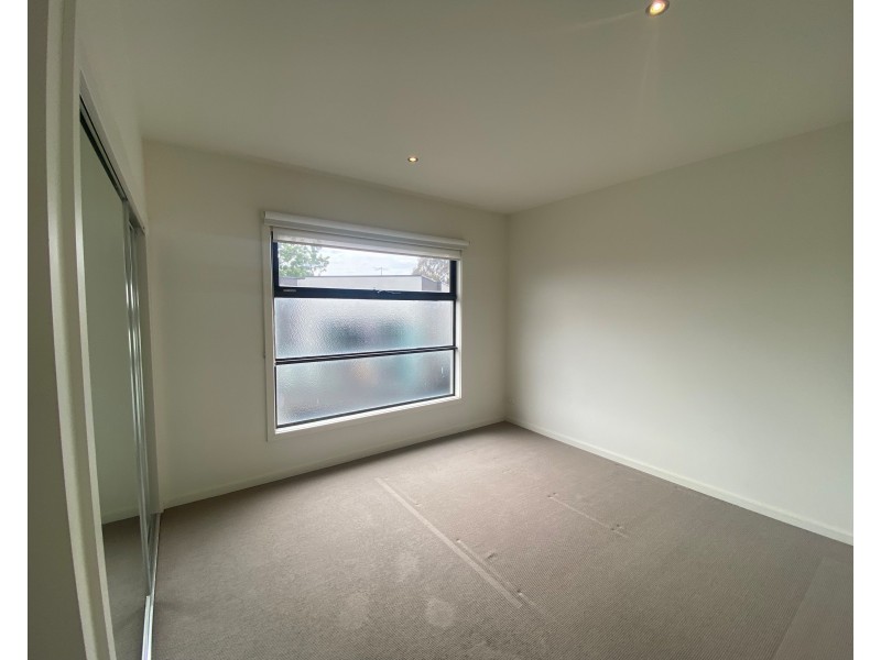 8/38 Lawson Street, Essendon VIC 3040