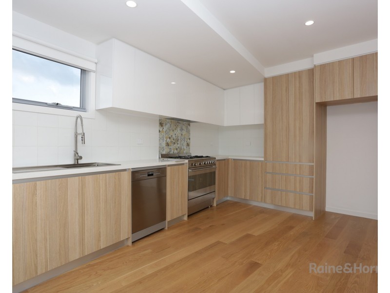 5/8 Hillside Crescent, Maribyrnong VIC 3032