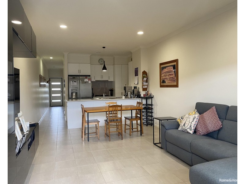 30 Grenville Walk, Lalor VIC 3075