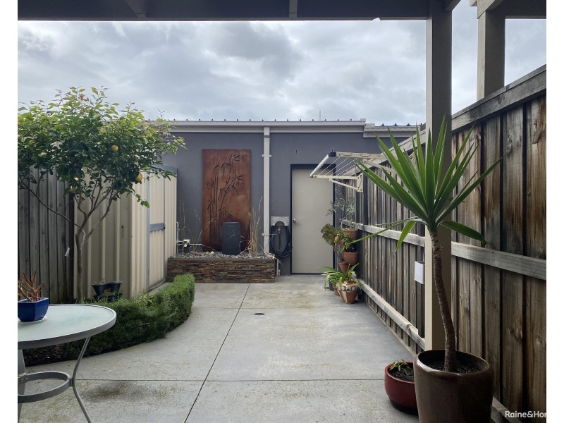 30 Grenville Walk, Lalor VIC 3075