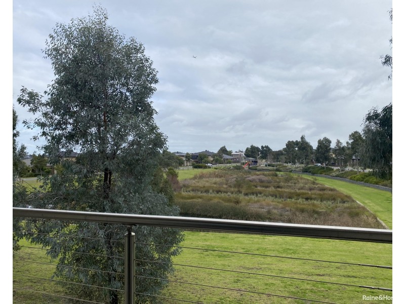 30 Grenville Walk, Lalor VIC 3075