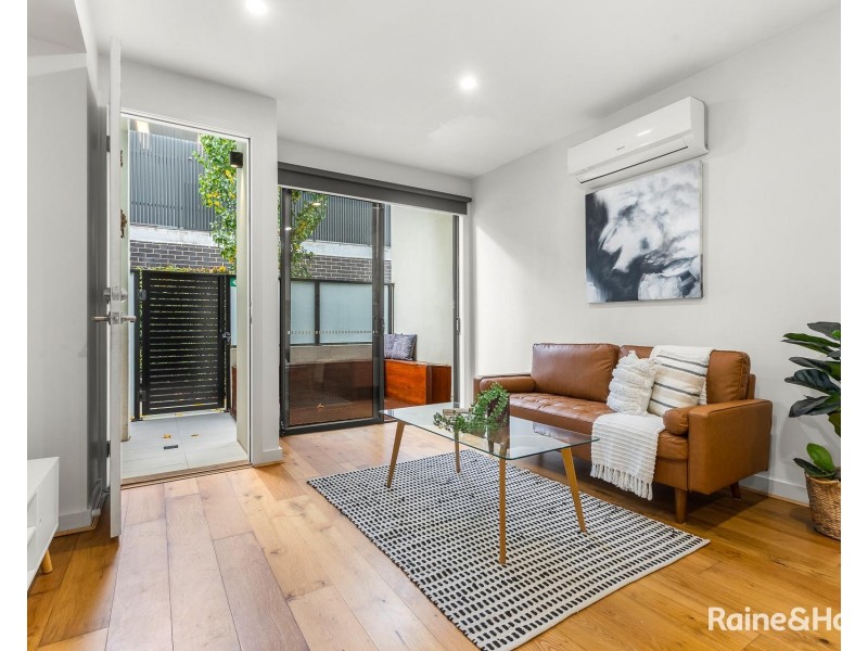 3/16a Leonard Cresent, Ascot Vale VIC 3032