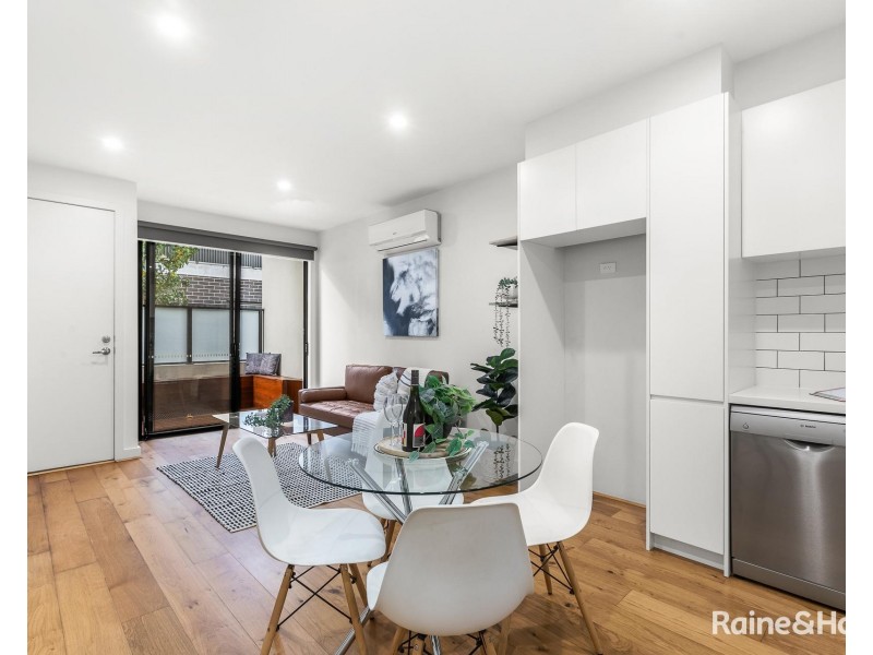 3/16a Leonard Cresent, Ascot Vale VIC 3032