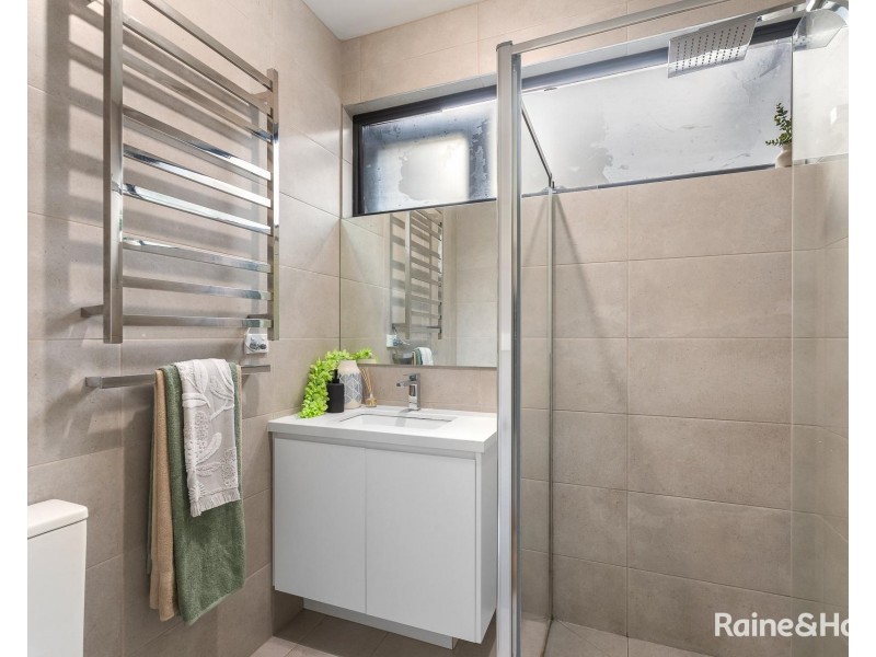 3/16a Leonard Cresent, Ascot Vale VIC 3032