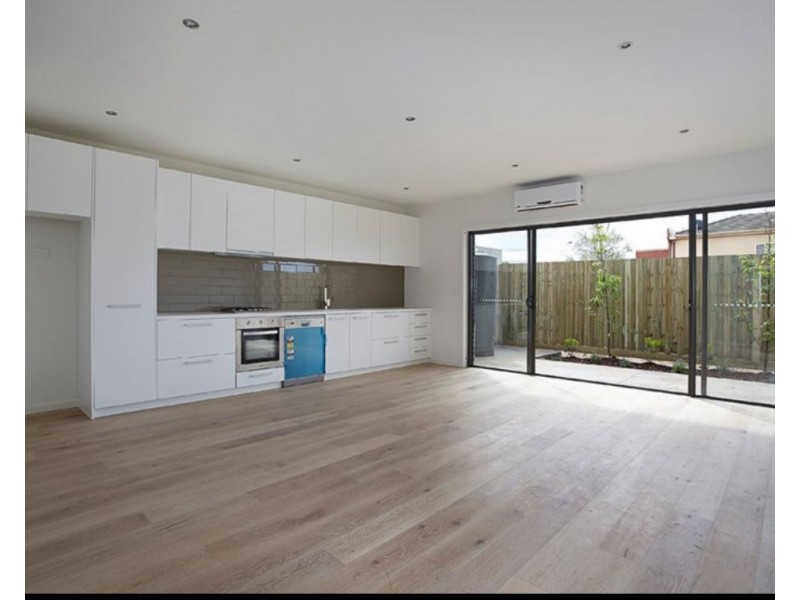 4/14A Leonard Crescent, Ascot Vale VIC 3032